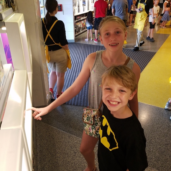 My guilty pleasure is poshing... - Picture 7 of 9